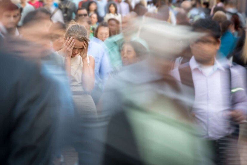 10 Crowd-Navigating Hacks for Introverts